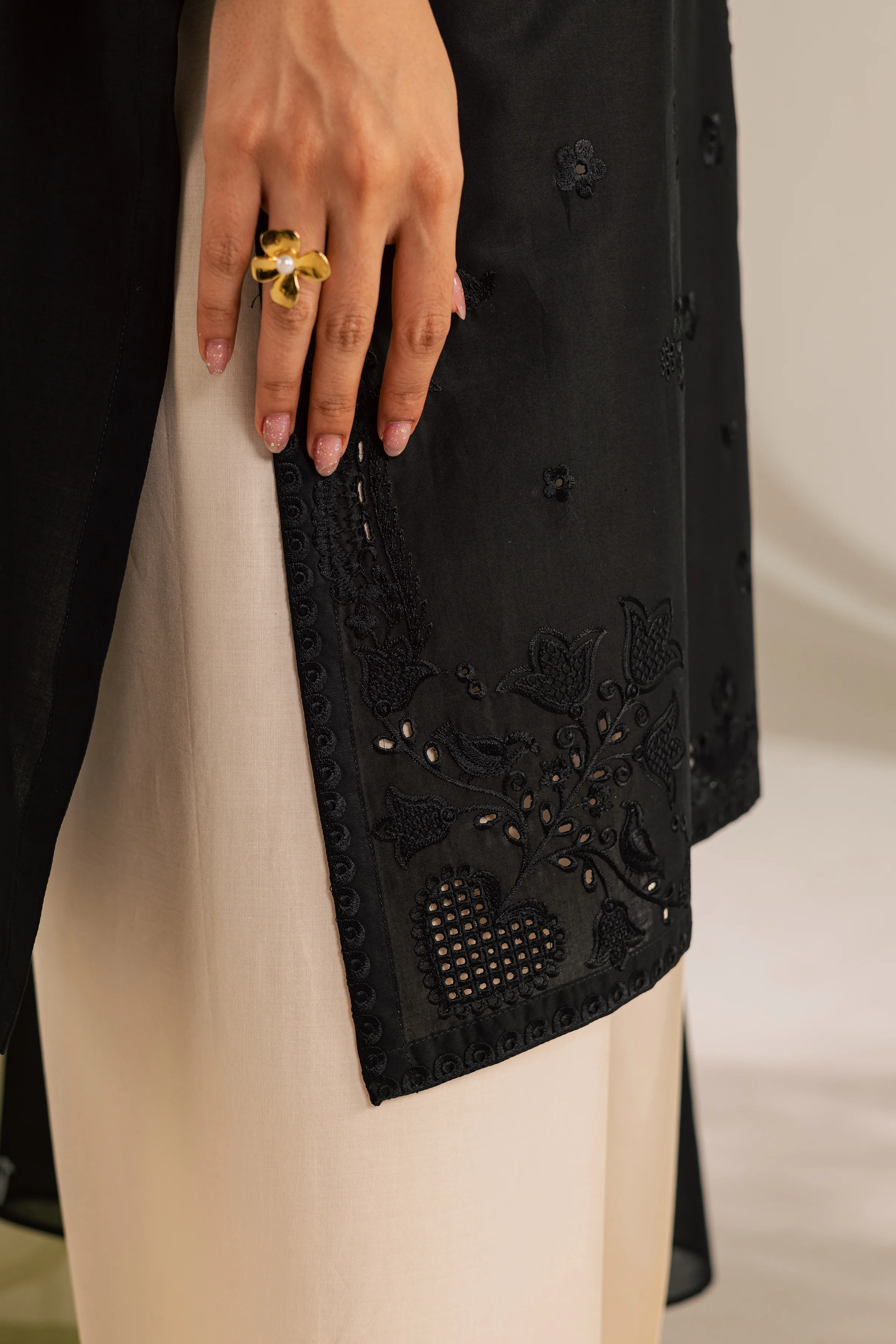 Black Bird 3Pc - Embroidered Lawn Dress - Image 10