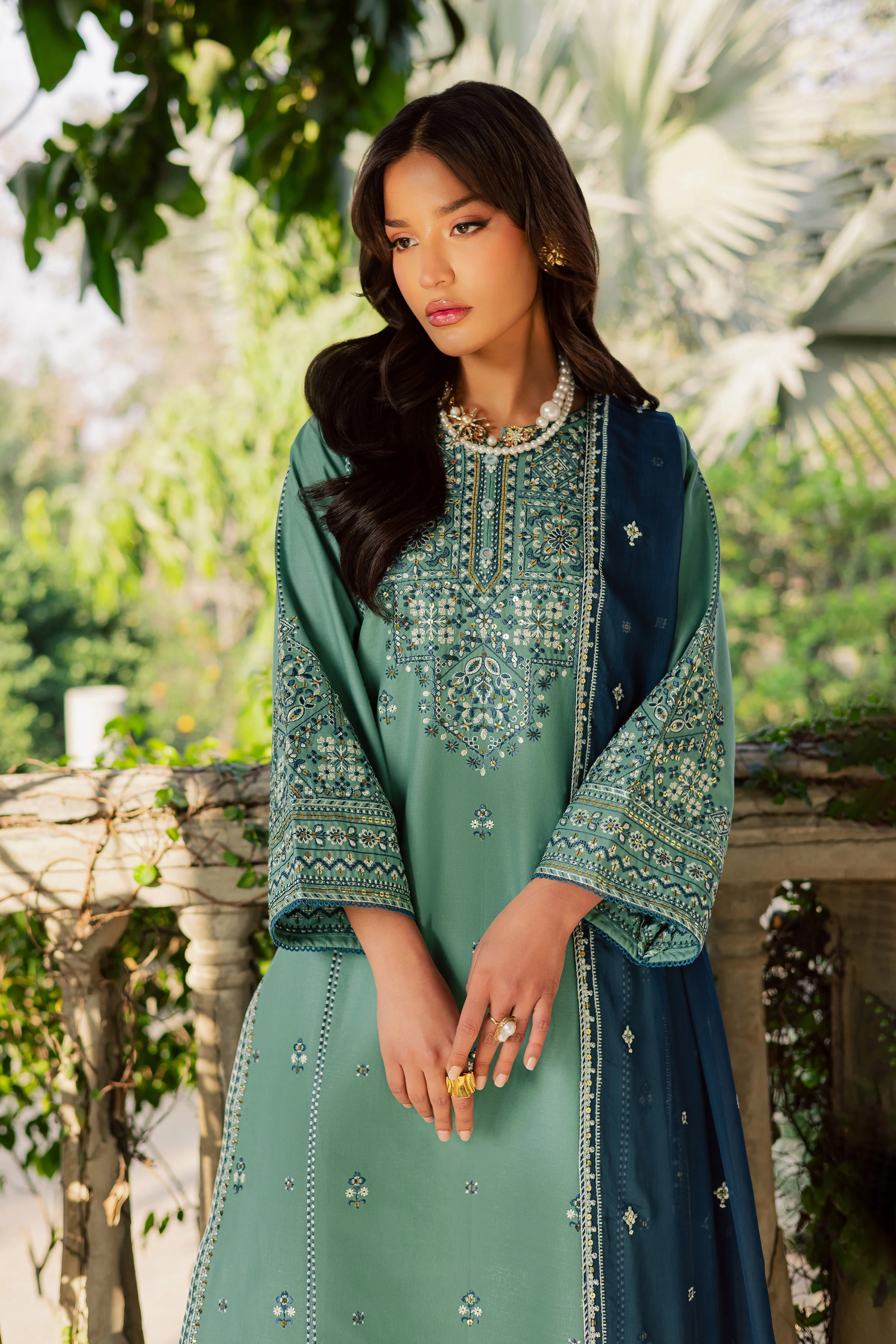 Gridle 3Pc - Embroidered Khaddar Dress - Image 4