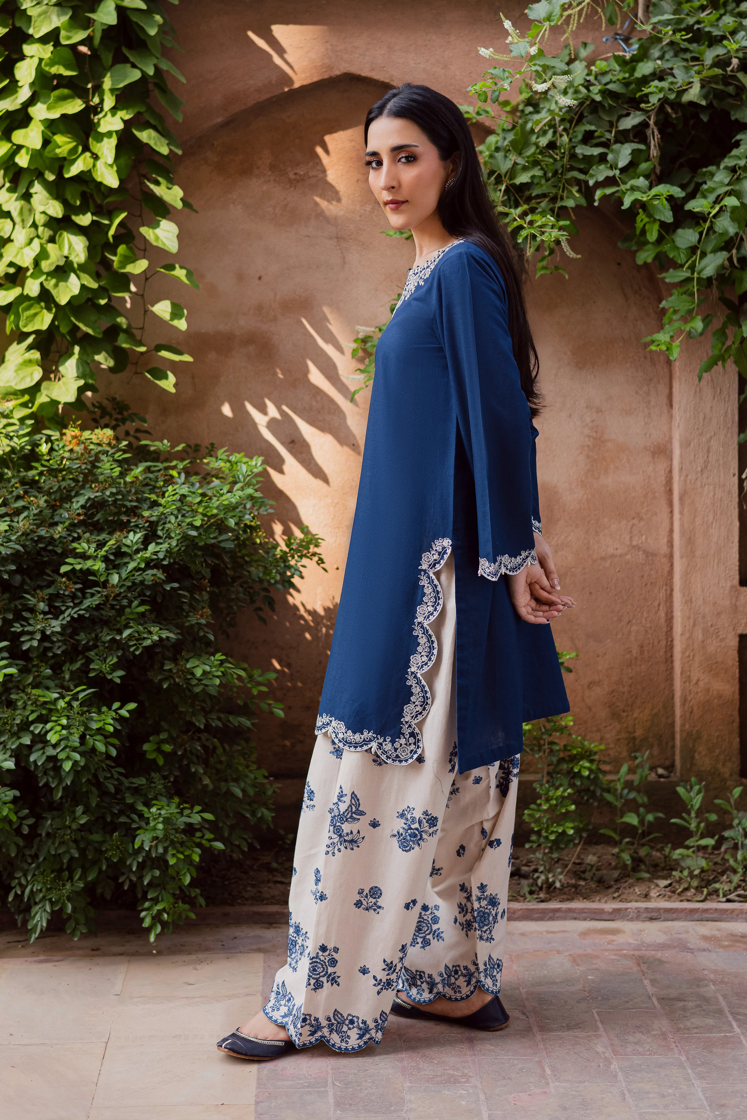 Jeno 2Pc - Embroidered Khaddar Dress - Image 4