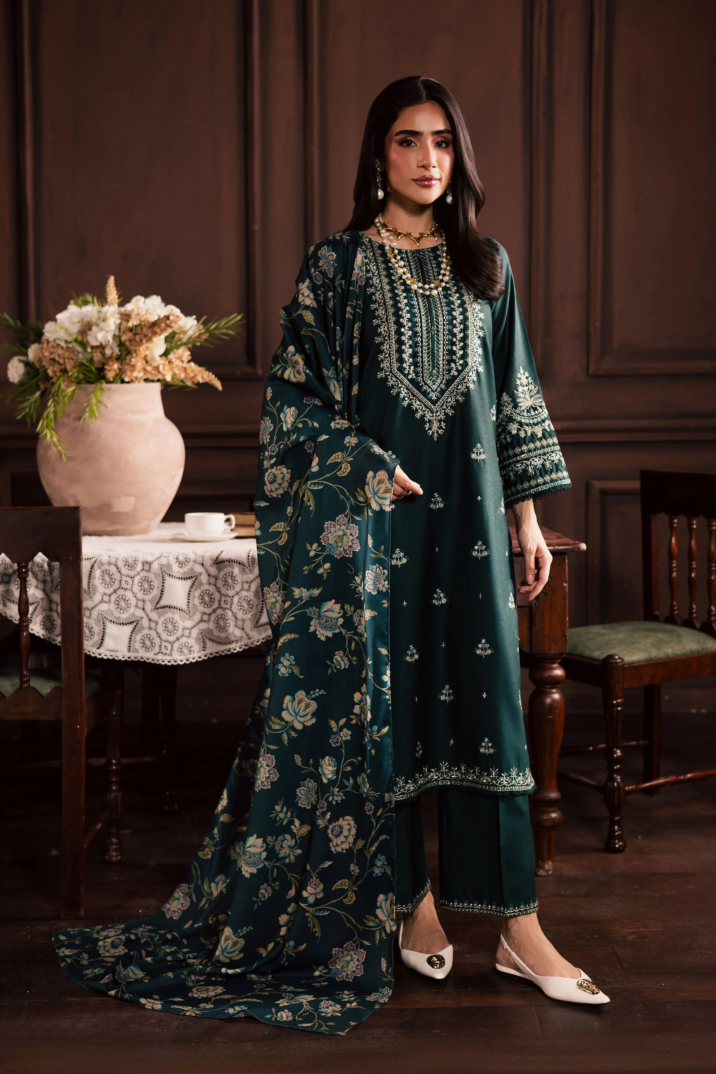 Queen Bee 3Pc - Embroidered Khaddar Dress - Image 10