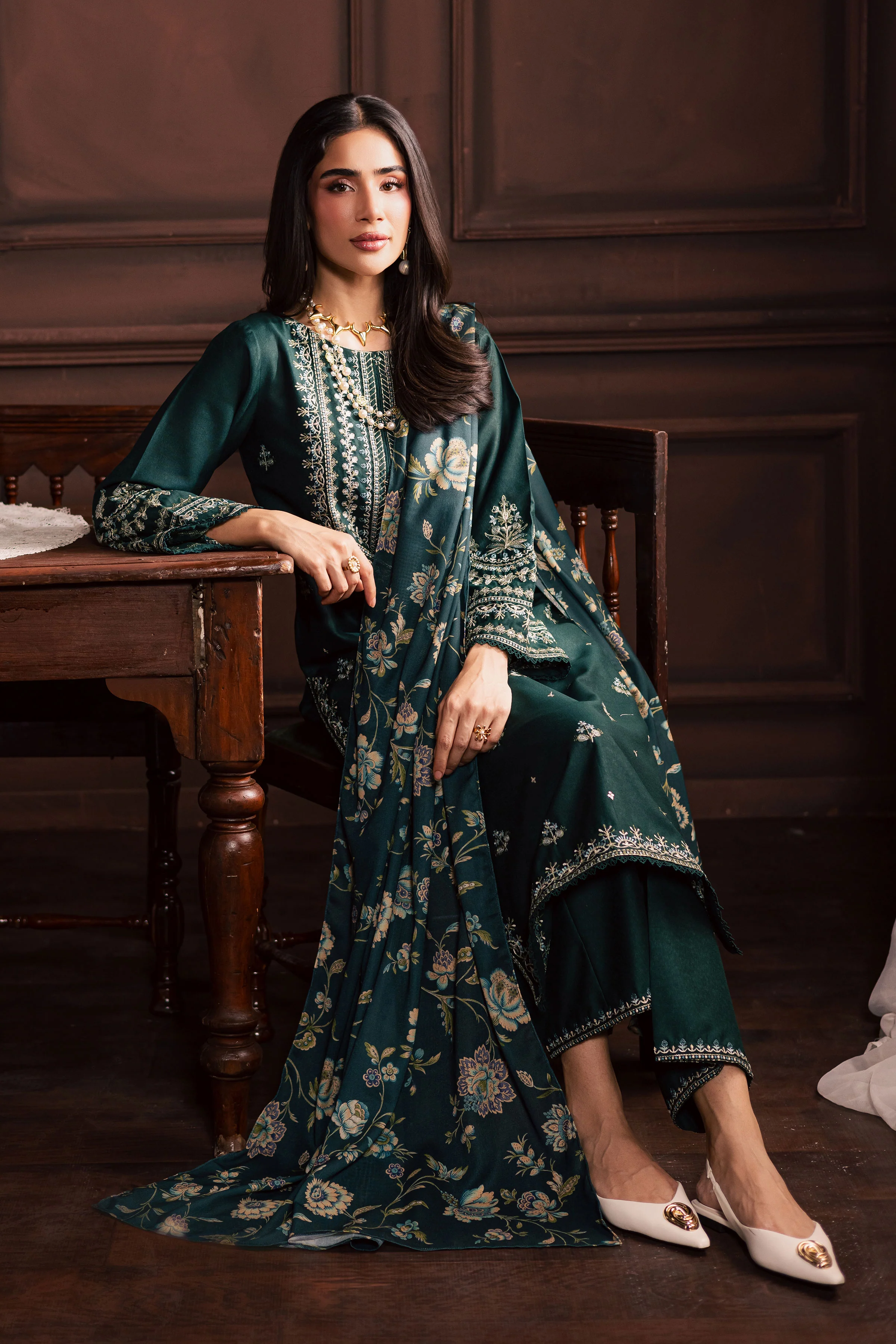 Queen Bee 3Pc - Embroidered Khaddar Dress - Image 4