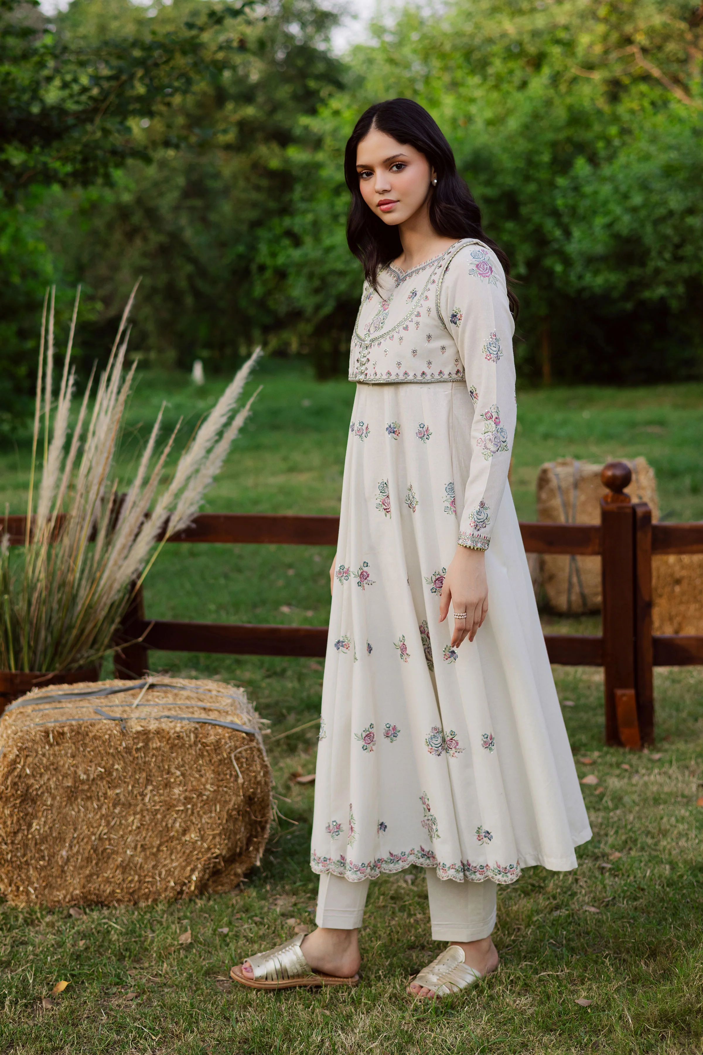Safaid Chandni 3Pc - Embroidered Karandi Dress - Image 3