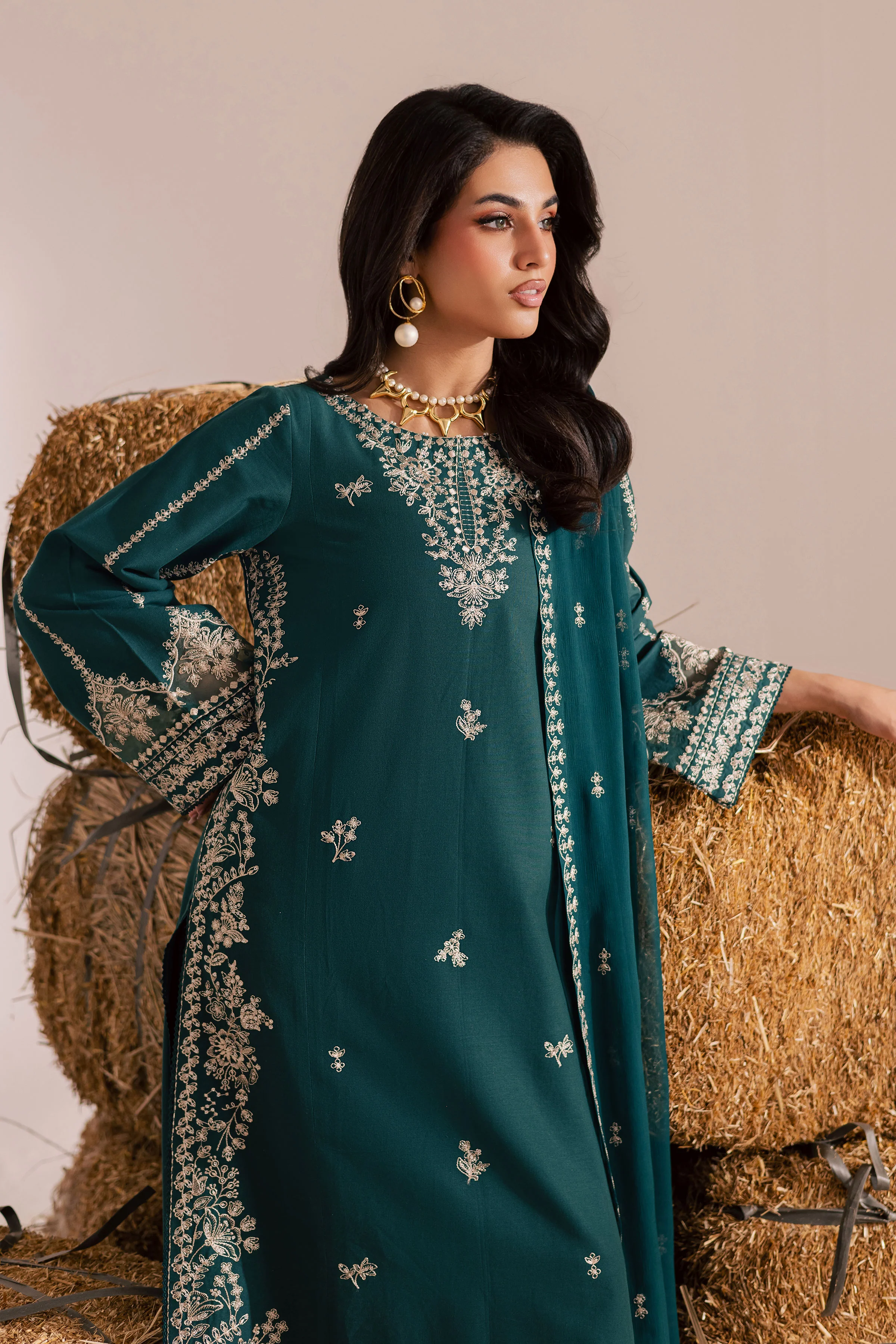 Teal Rua 3Pc - Embroidered Khaddar Dress - Image 3