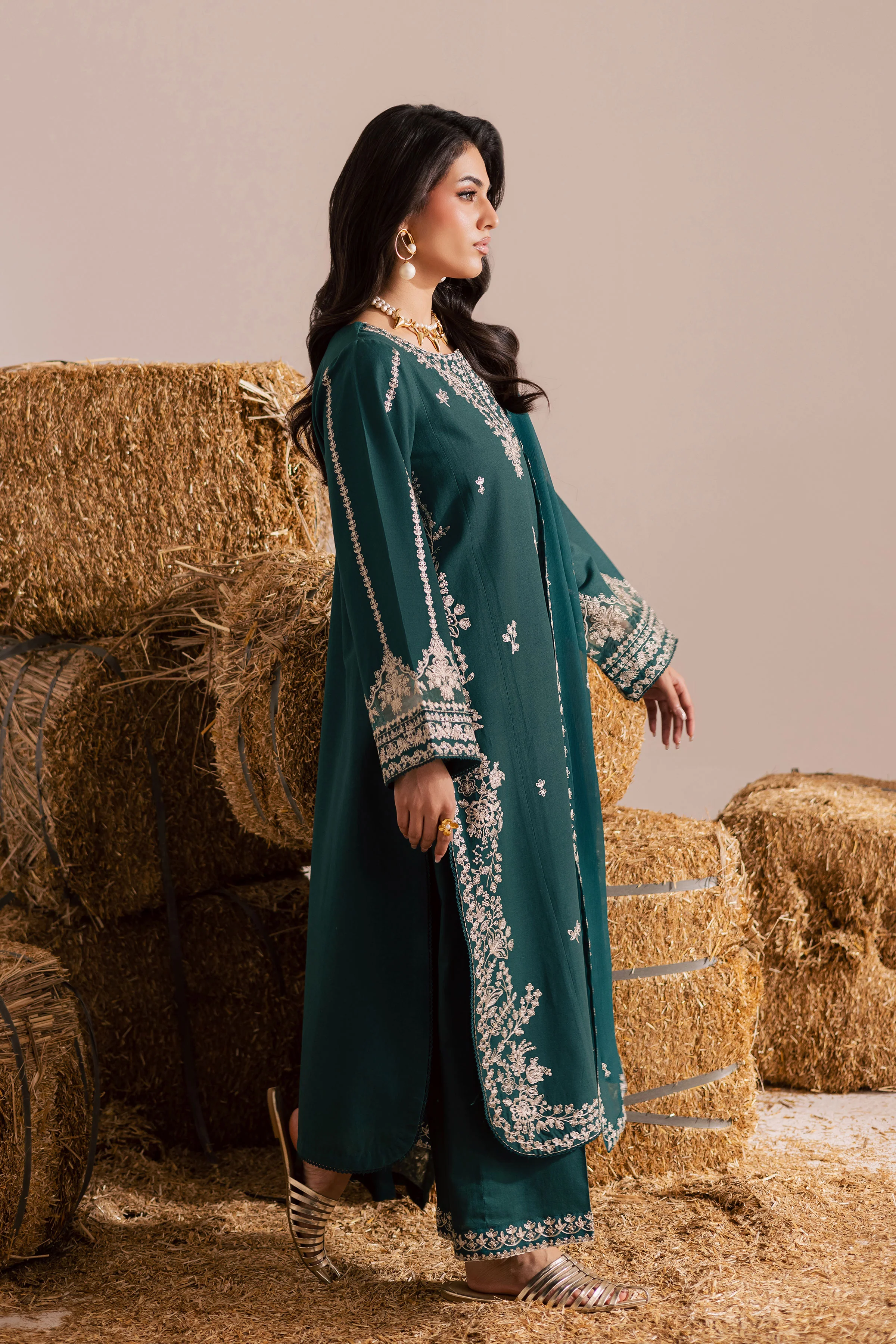 Teal Rua 3Pc - Embroidered Khaddar Dress - Image 4