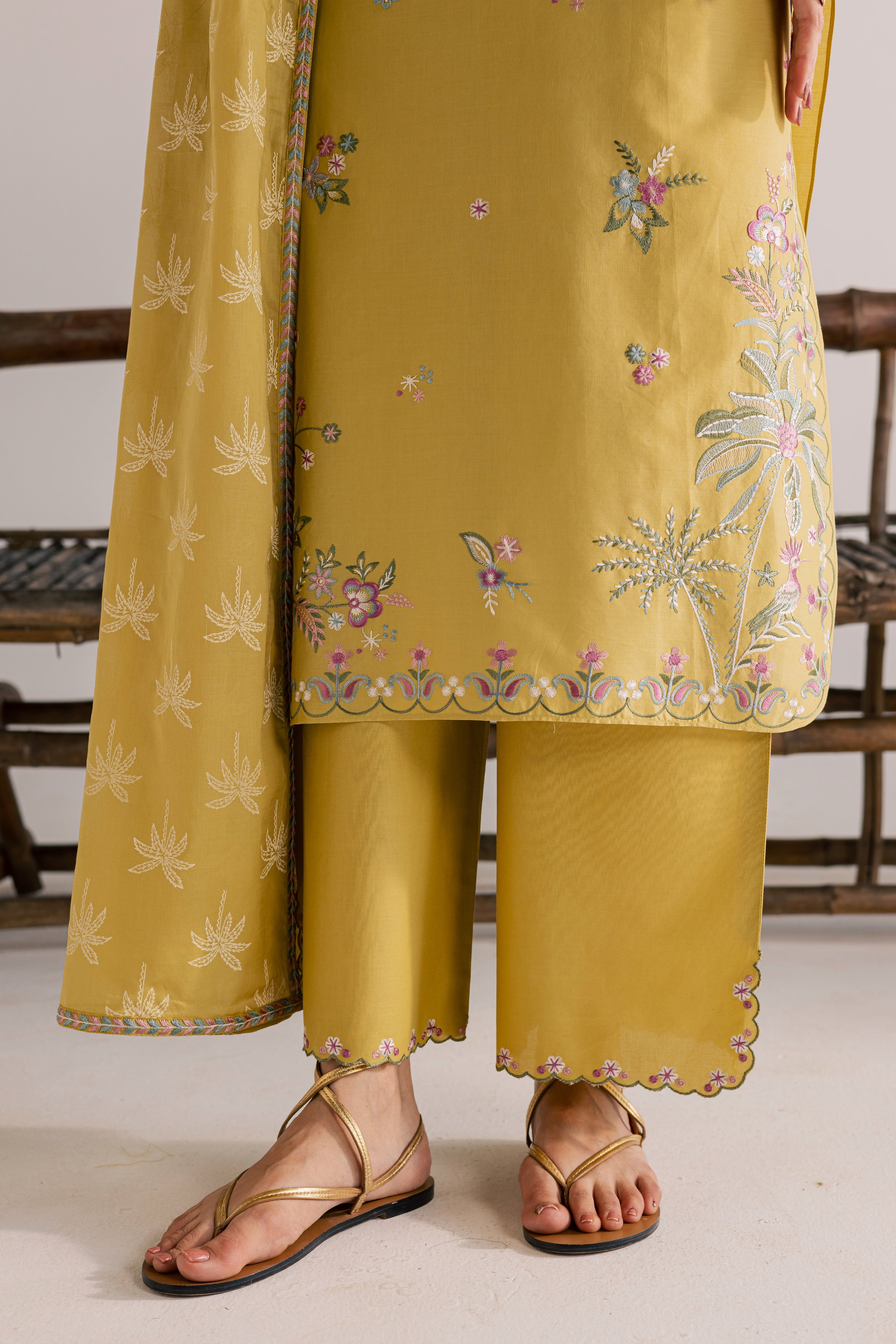 Zaitoon 3Pc - Embroidered Lawn Dress - Image 10
